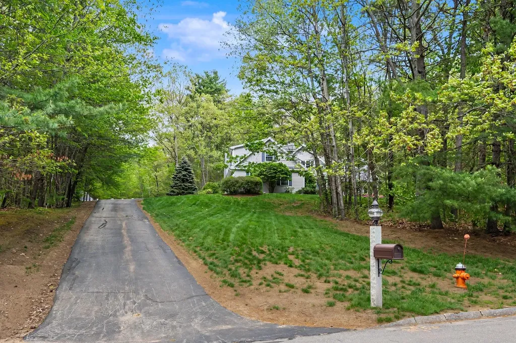 9 Checkerberry Lane Concord NH 03301