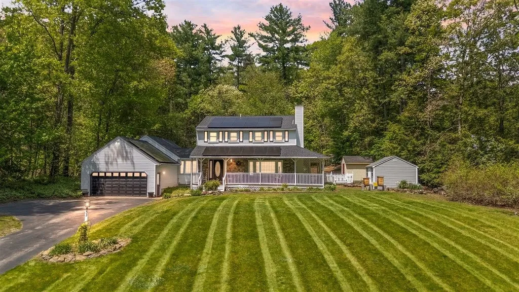 53 Sullivan Road Hudson NH 03051-3963