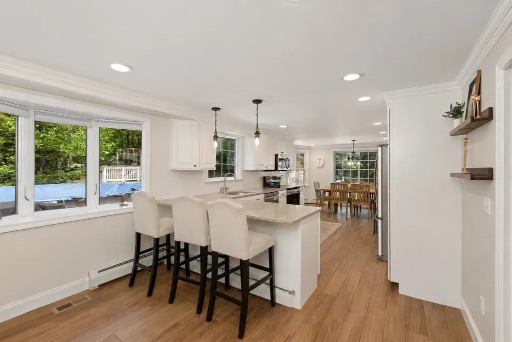 53 Sullivan Road Hudson NH 03051-3963