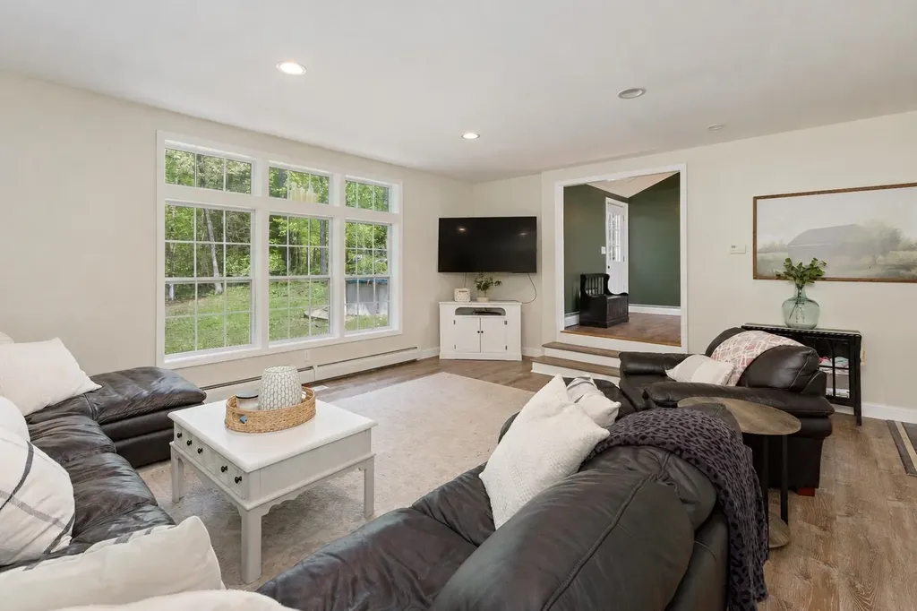 53 Sullivan Road Hudson NH 03051-3963