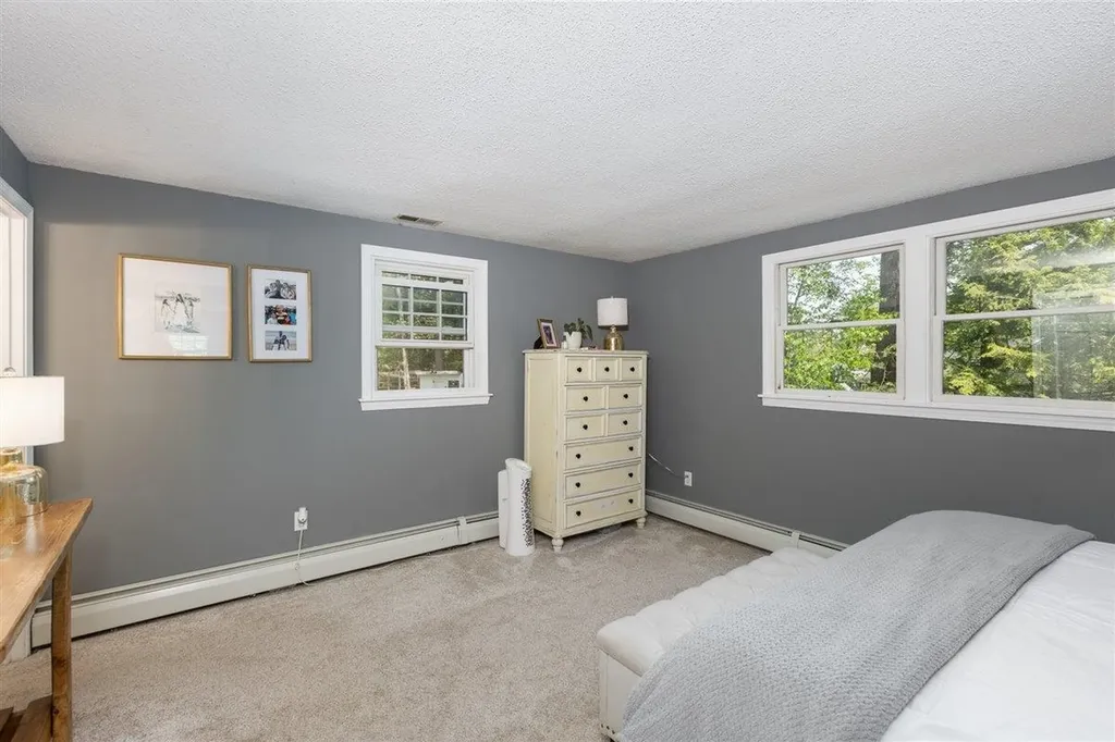 53 Sullivan Road Hudson NH 03051-3963