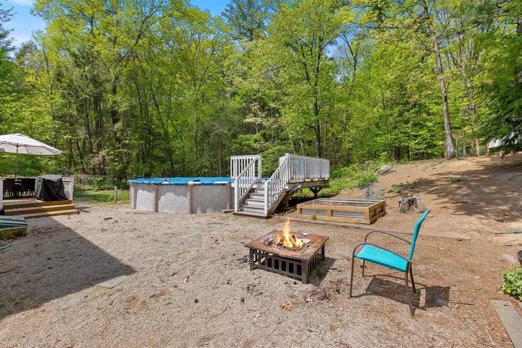 53 Sullivan Road Hudson NH 03051-3963