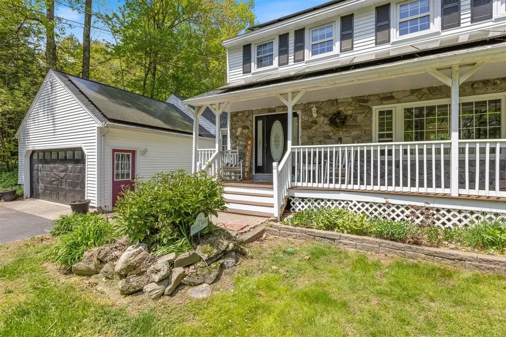 53 Sullivan Road Hudson NH 03051-3963