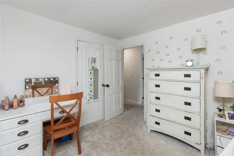 53 Sullivan Road Hudson NH 03051-3963