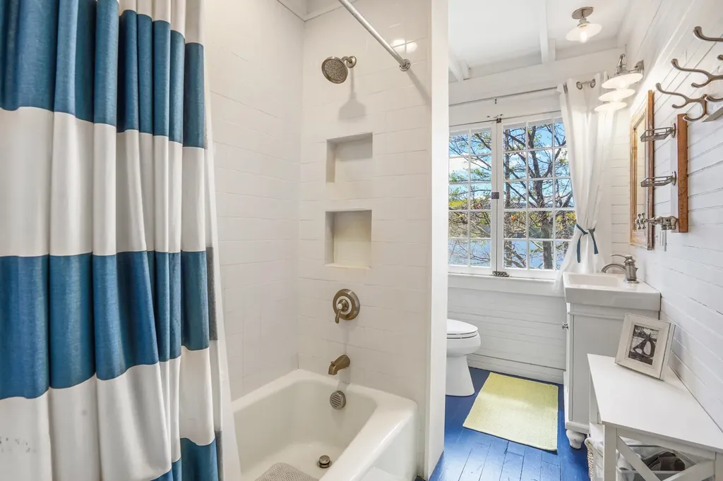 59 Squam Lake Road Holderness NH 03245