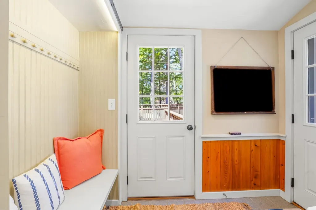 59 Squam Lake Road Holderness NH 03245