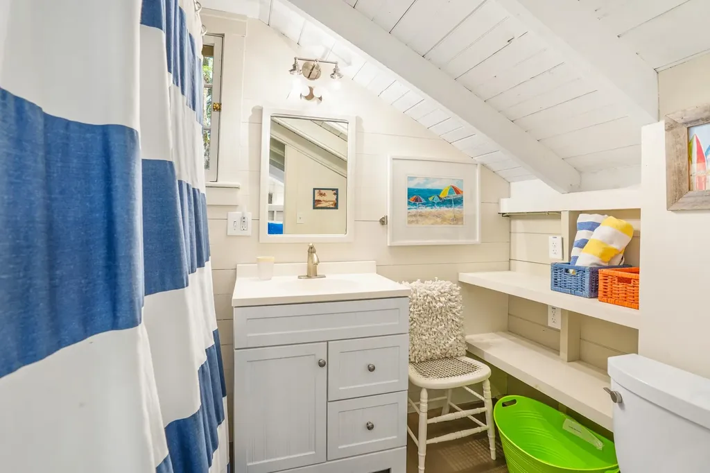 59 Squam Lake Road Holderness NH 03245