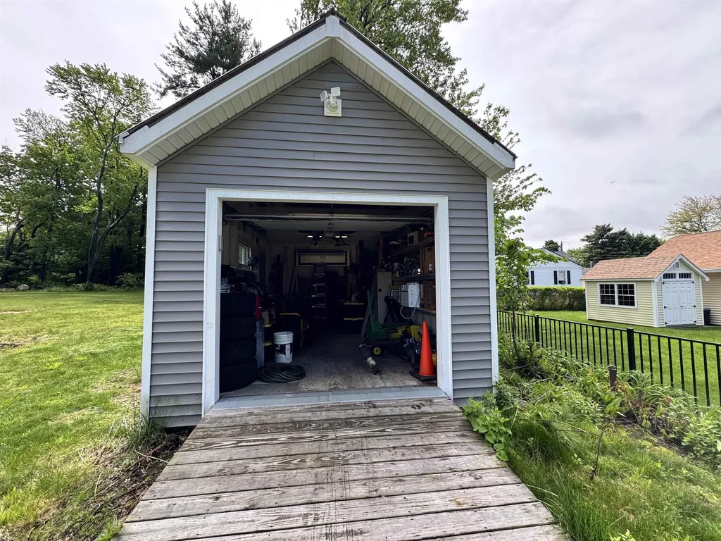 29 Lee Avenue Manchester NH 03109