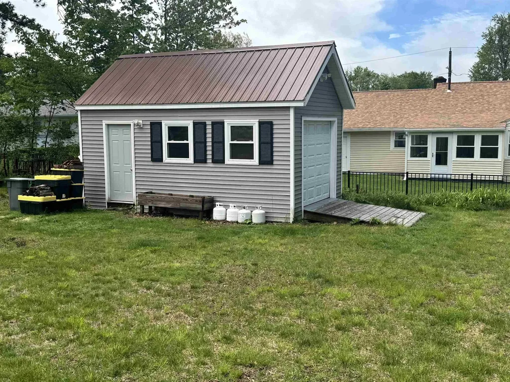 29 Lee Avenue Manchester NH 03109