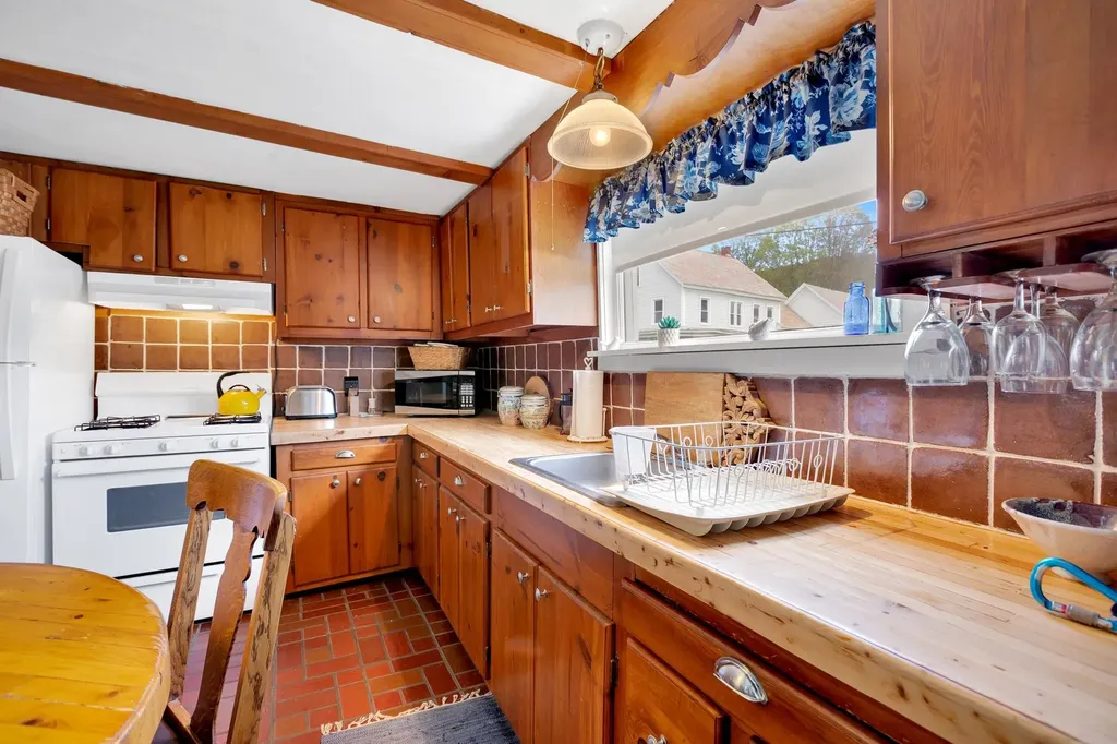 761 Main Street Cavendish VT 05142