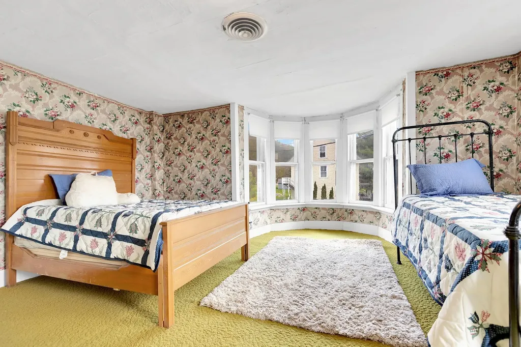 761 Main Street Cavendish VT 05142