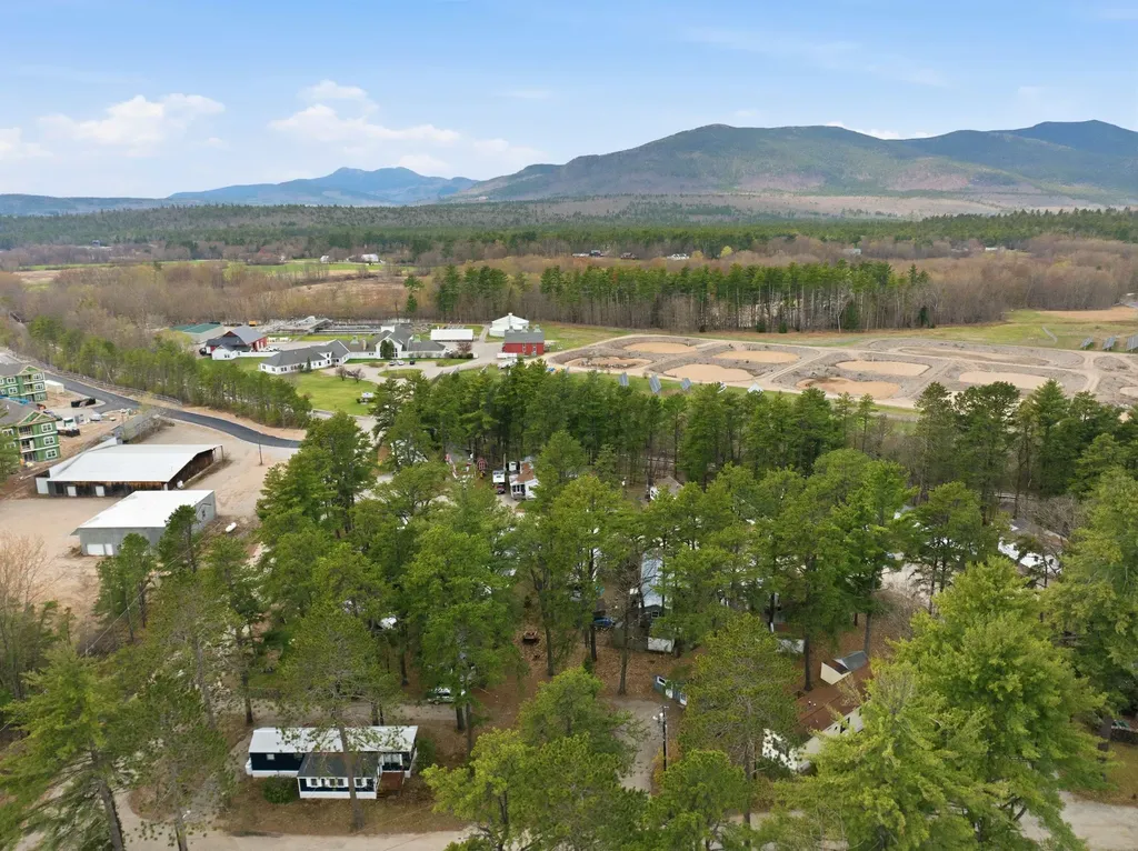 14 Raven Lane Conway NH 03860