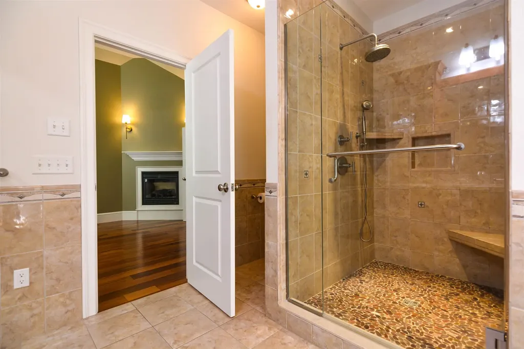 18 Winslow Drive Atkinson NH 03811
