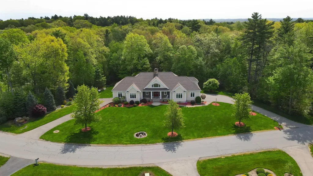 18 Winslow Drive Atkinson NH 03811