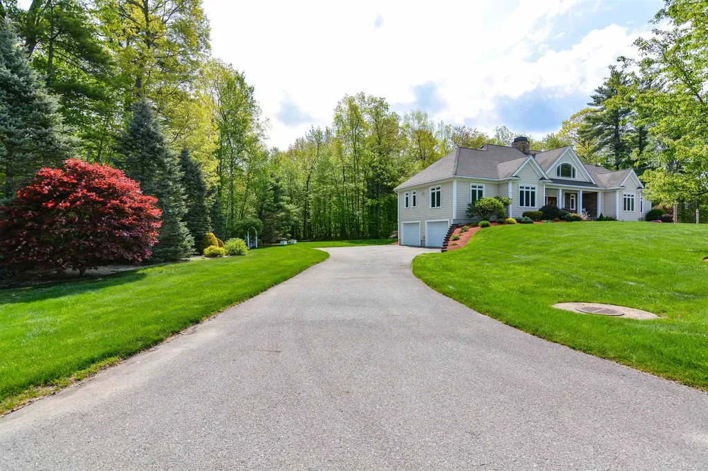 18 Winslow Drive Atkinson NH 03811
