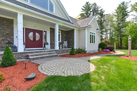 18 Winslow Drive Atkinson NH 03811
