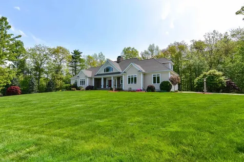 18 Winslow Drive Atkinson NH 03811