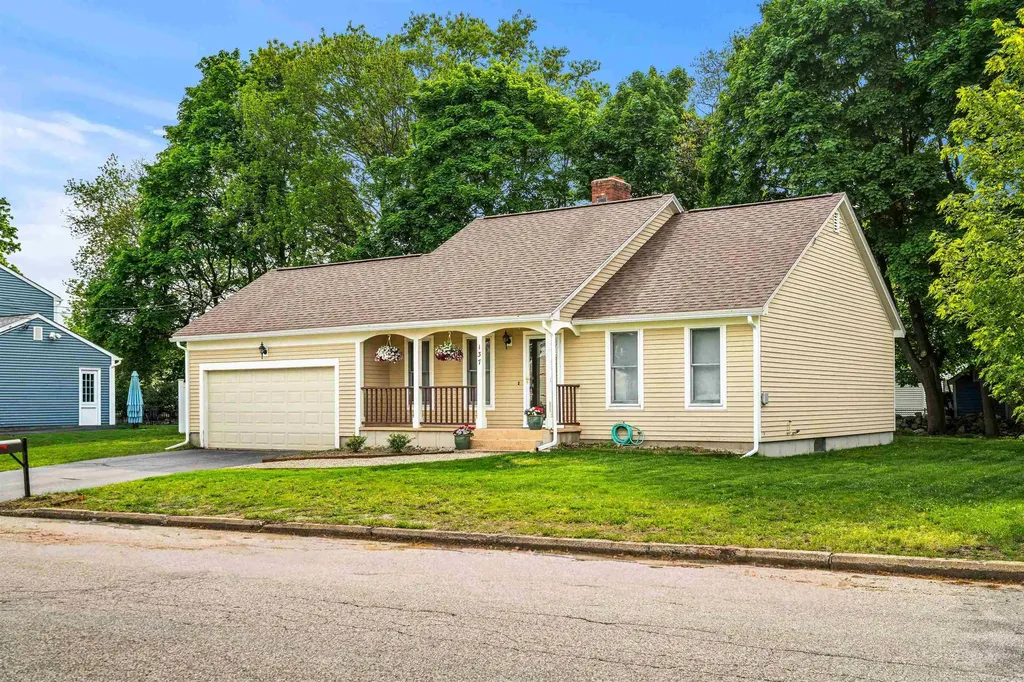 137 Wedgewood Lane Manchester NH 03109