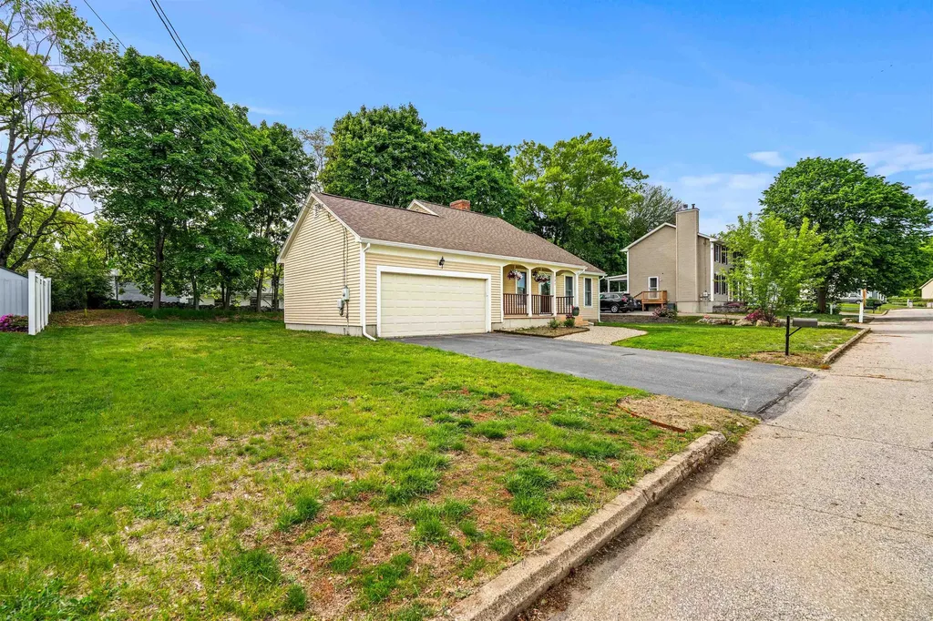 137 Wedgewood Lane Manchester NH 03109