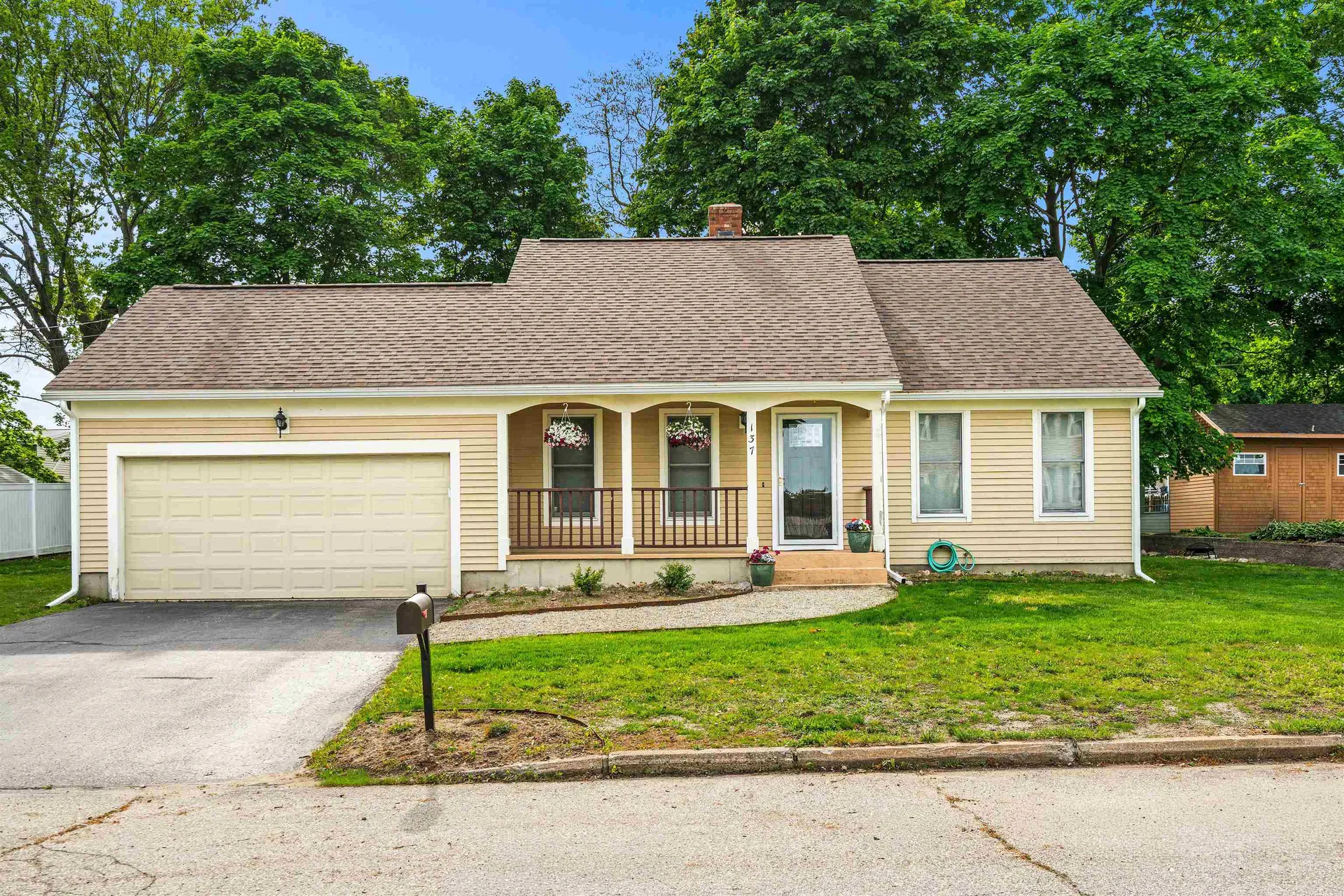 137 Wedgewood Lane Manchester NH 03109