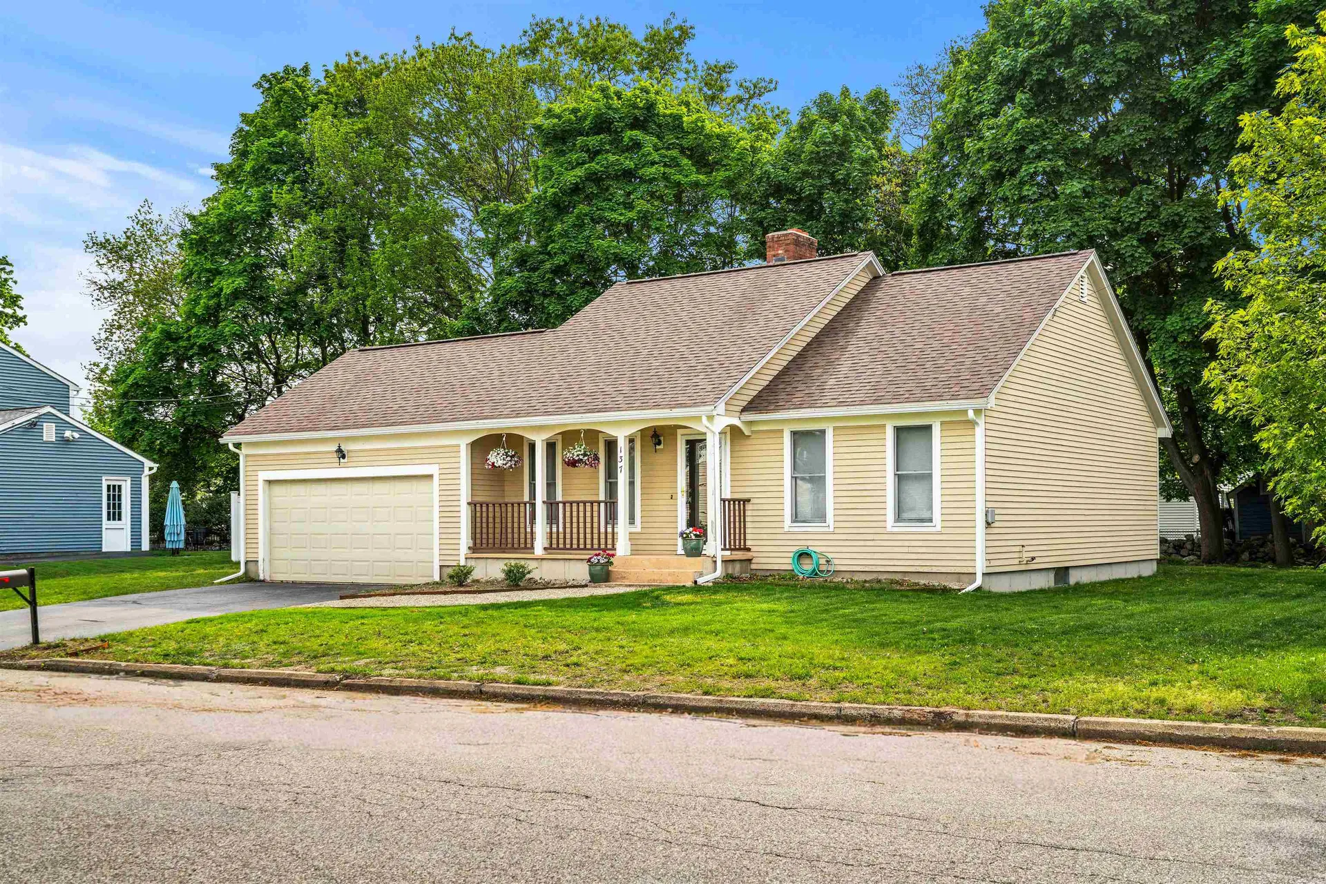 137 Wedgewood Lane Manchester NH 03109