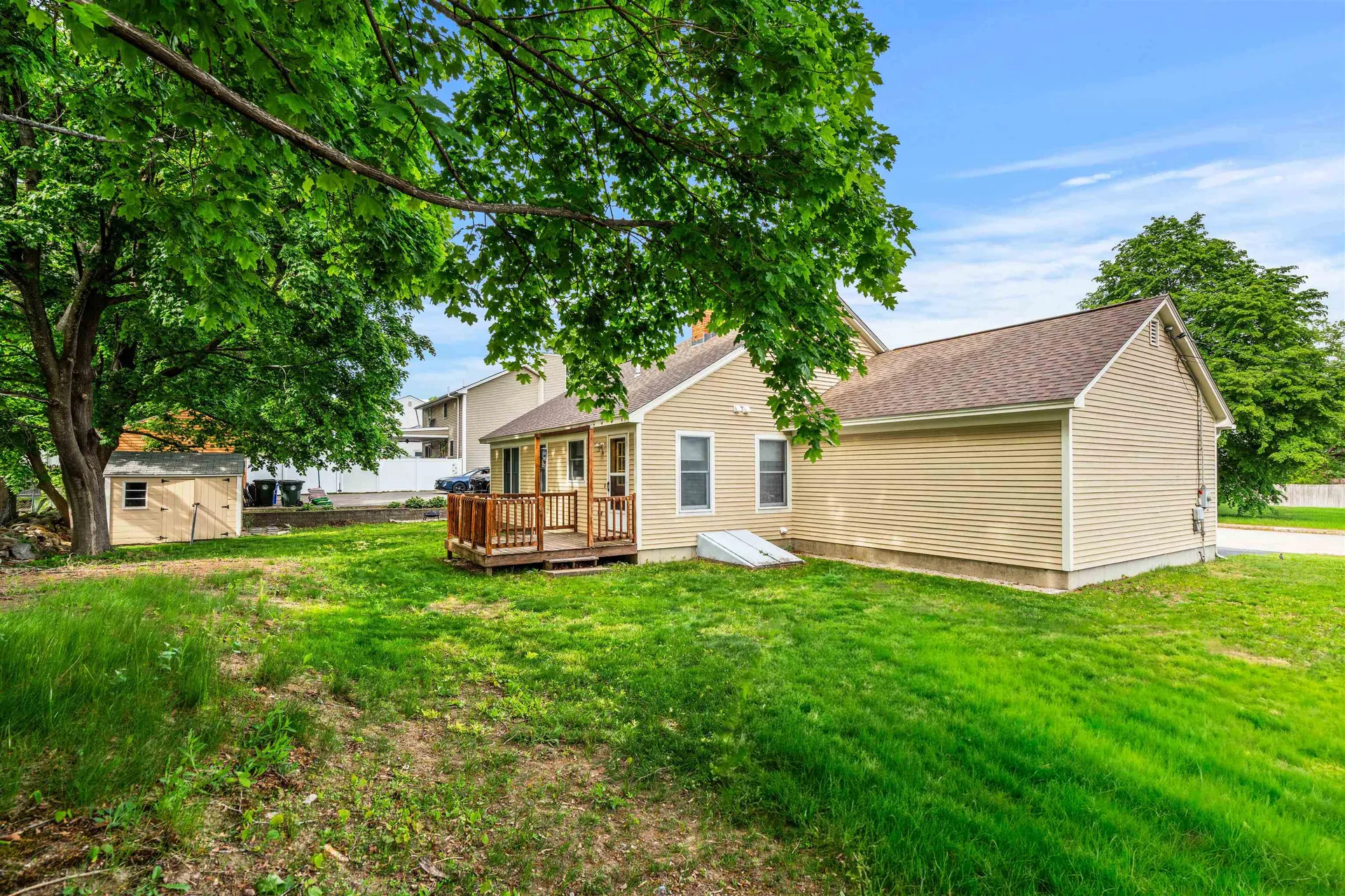 137 Wedgewood Lane Manchester NH 03109