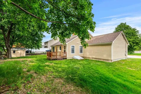 137 Wedgewood Lane Manchester NH 03109