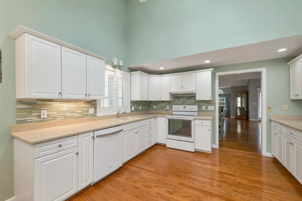 32 Drakes Landing Hampton NH 03842