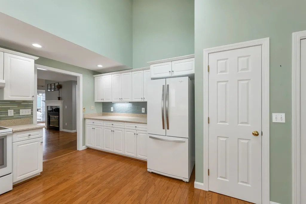 32 Drakes Landing Hampton NH 03842