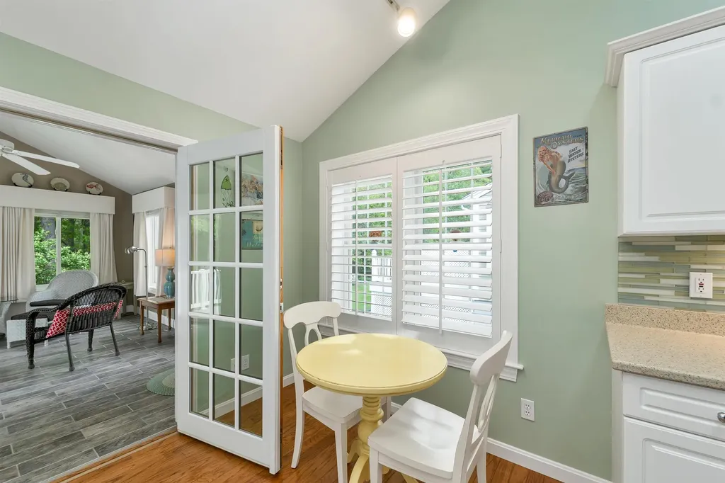 32 Drakes Landing Hampton NH 03842
