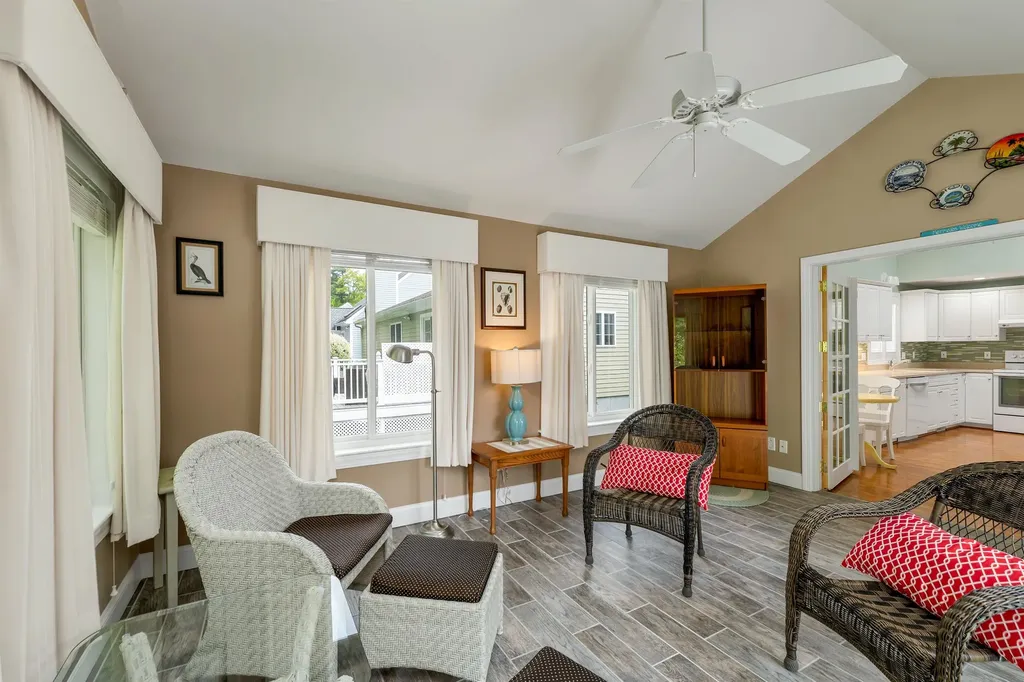 32 Drakes Landing Hampton NH 03842