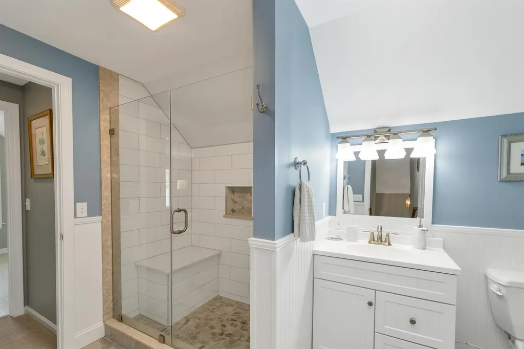 32 Drakes Landing Hampton NH 03842