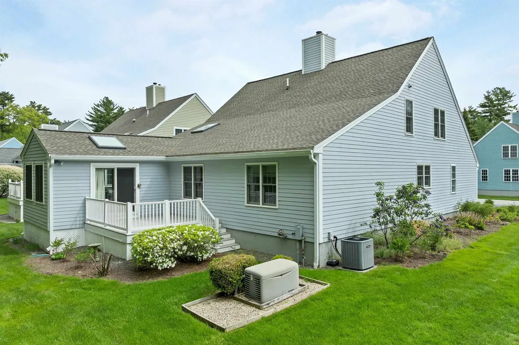 32 Drakes Landing Hampton NH 03842
