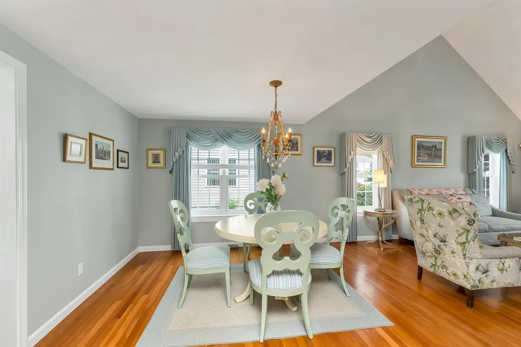32 Drakes Landing Hampton NH 03842