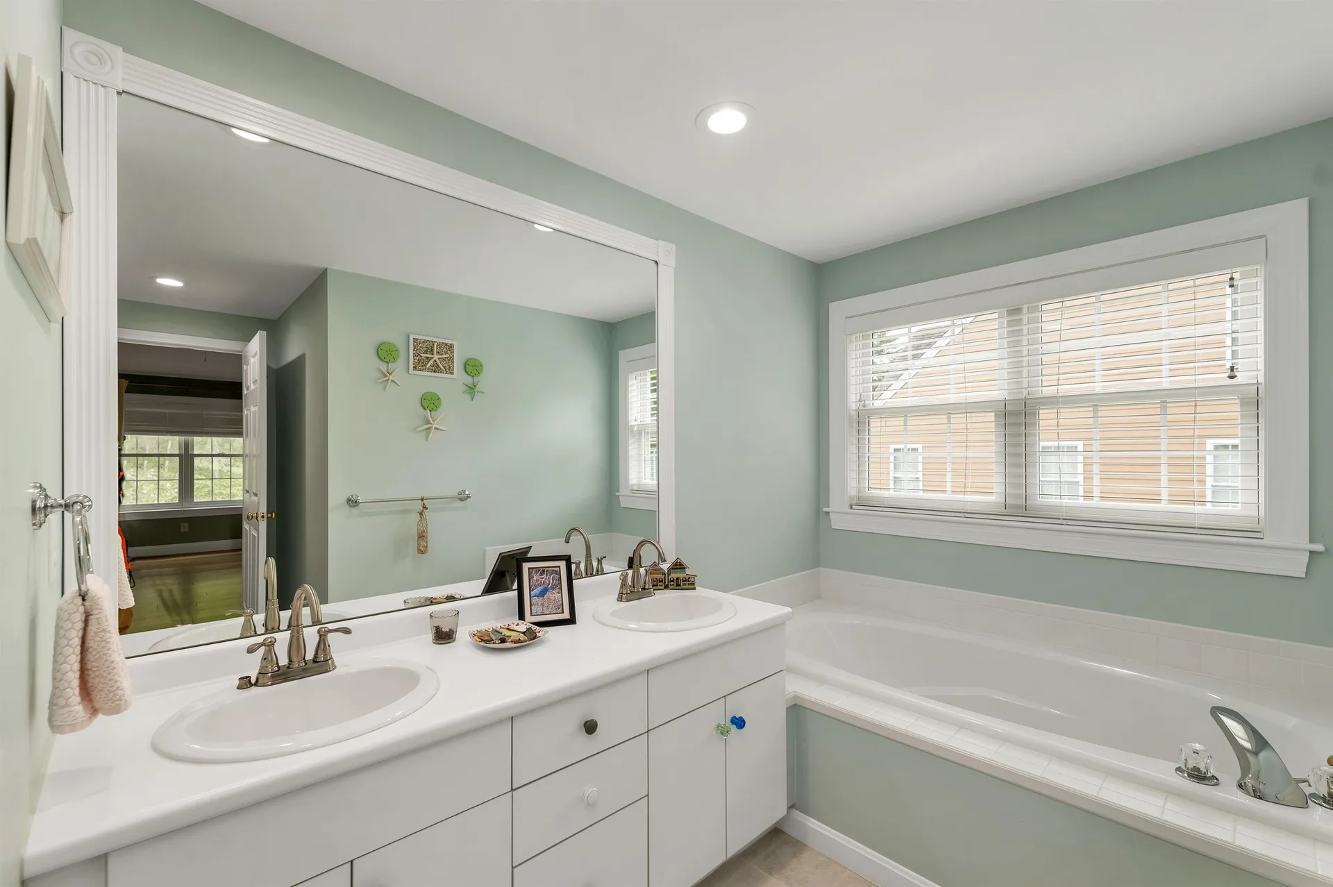 32 Drakes Landing Hampton NH 03842