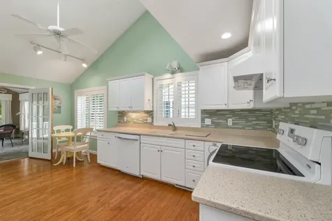 32 Drakes Landing Hampton NH 03842