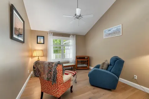 32 Drakes Landing Hampton NH 03842