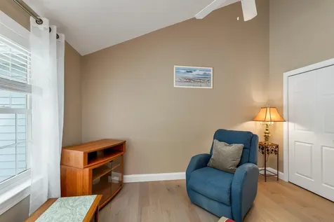 32 Drakes Landing Hampton NH 03842