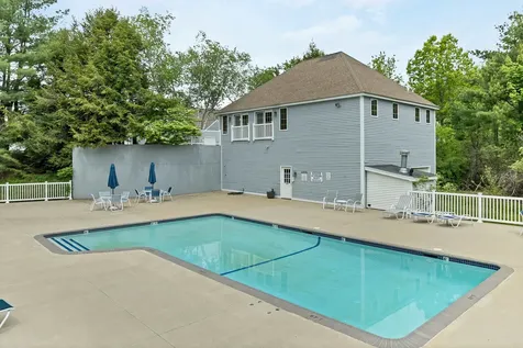 32 Drakes Landing Hampton NH 03842