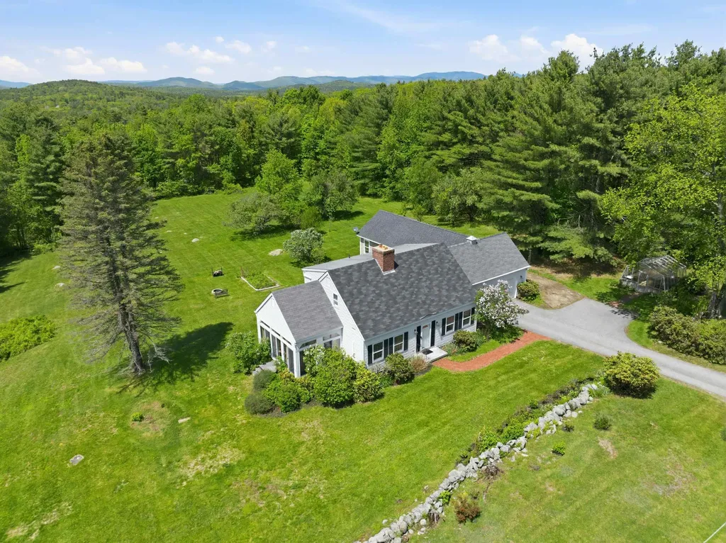 5 Carol Lane Meredith NH 03253