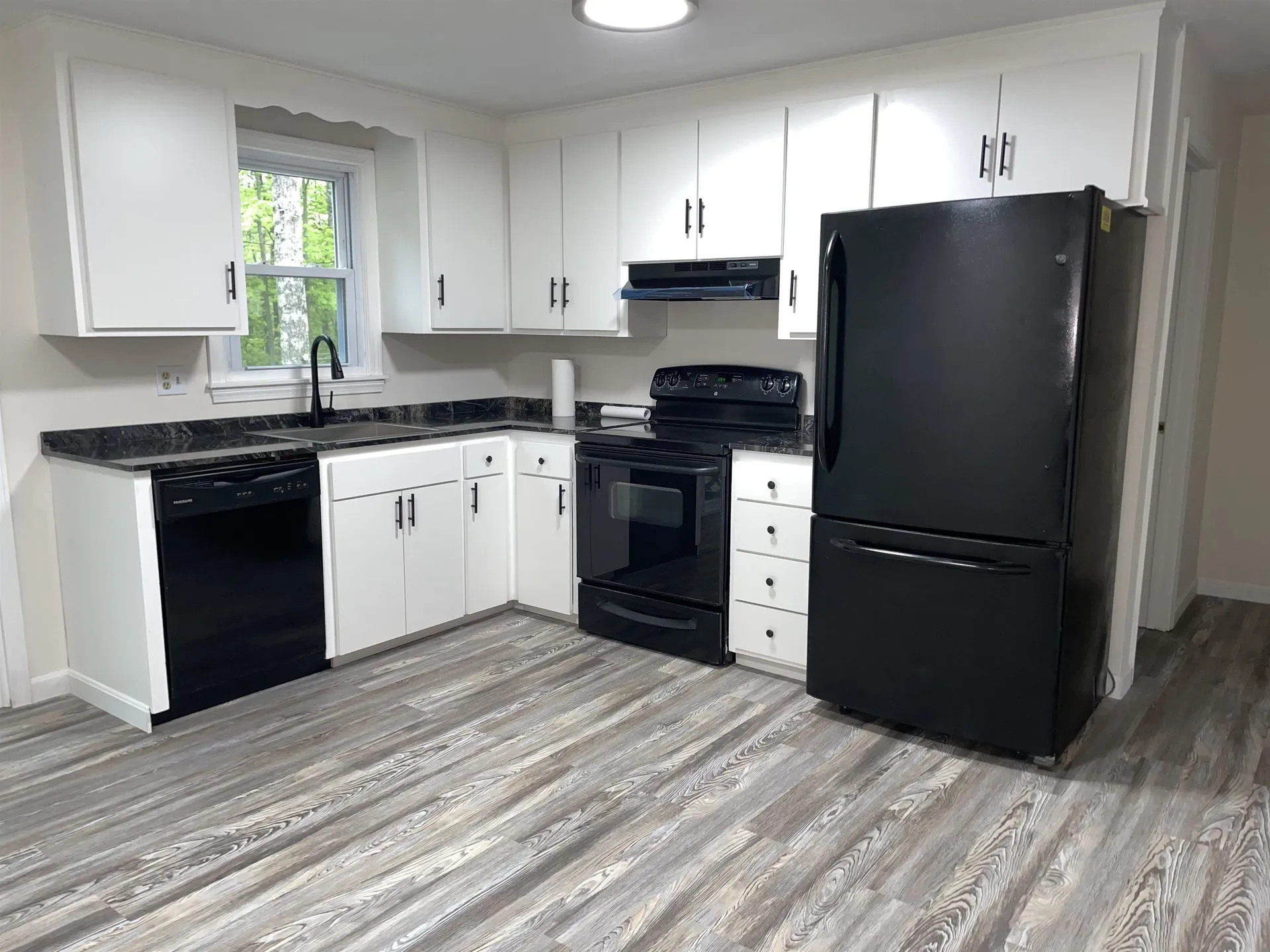30 Emerald Drive Derry NH 03038