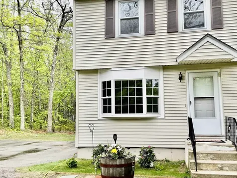 30 Emerald Drive Derry NH 03038