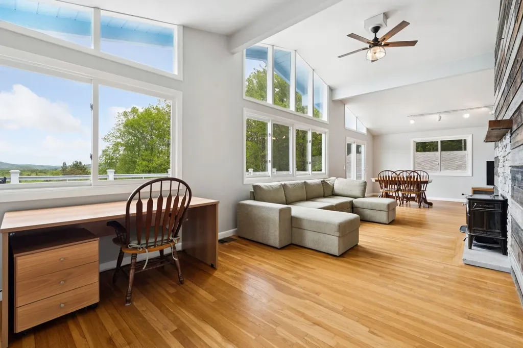 9 Tillinghast Road Sutton NH 03260