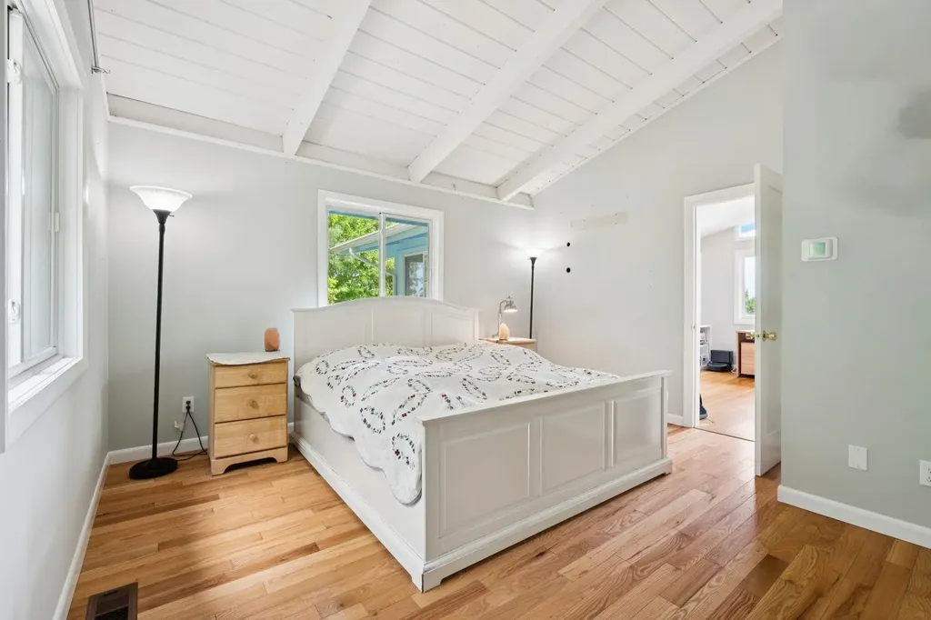 9 Tillinghast Road Sutton NH 03260