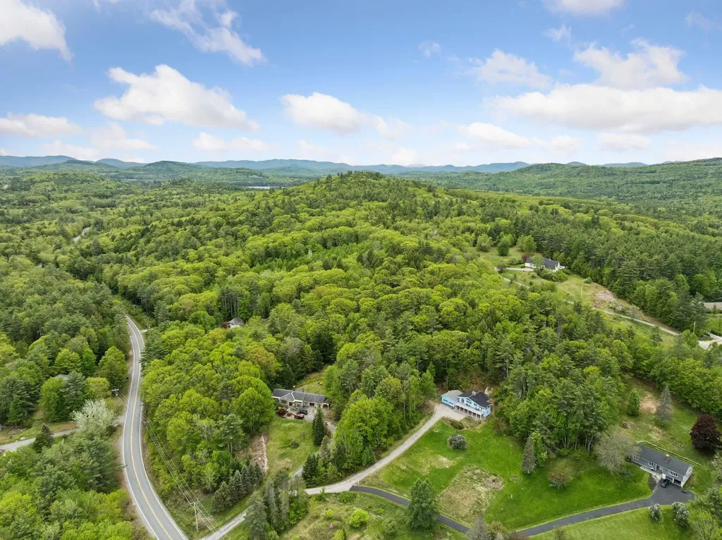 9 Tillinghast Road Sutton NH 03260