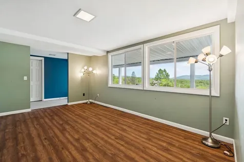 9 Tillinghast Road Sutton NH 03260