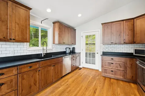 9 Tillinghast Road Sutton NH 03260