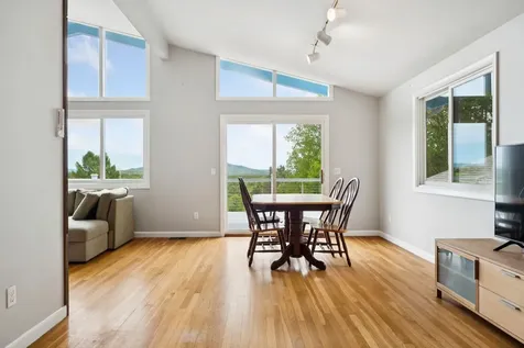 9 Tillinghast Road Sutton NH 03260