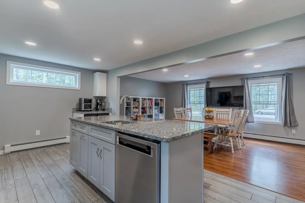 71 Keay Road Berwick ME 03901