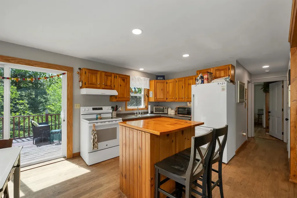 81 Ramblewood Circle Newbury NH 03255